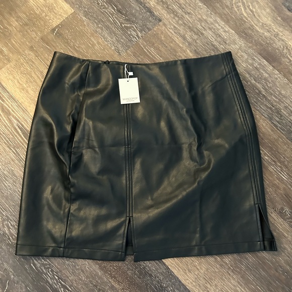 Mango Dresses & Skirts - Black Faux Leather Mangopop Mini Skirt Size XL NWT